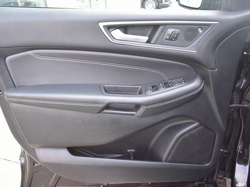 Used 2024 Ford Edge Titanium image 14