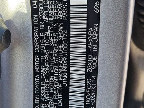 Used 2018 Toyota C-HR XLE image 16