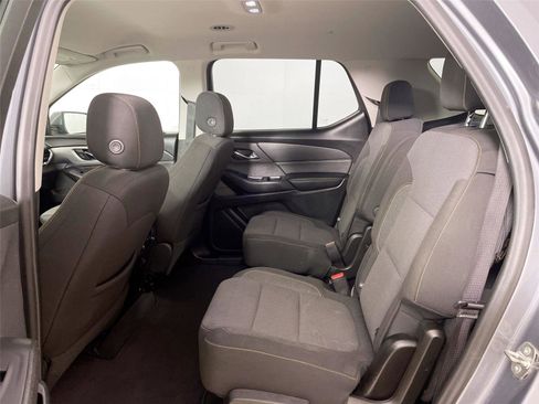 Used 2021 Chevrolet Traverse LT image 20