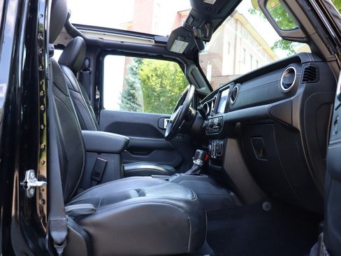 Used 2021 Jeep Wrangler Unlimited Sahara w/ Cold Weather Group AWD/4WD image 21