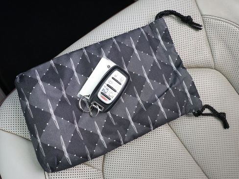 Used 2020 Chrysler Pacifica Limited w/ Tire & Wheel Group image 63