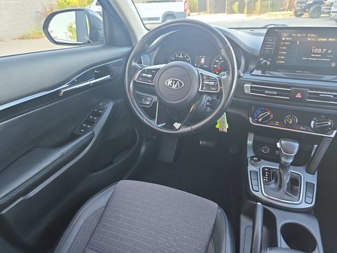 Used 2021 Kia Seltos S FWD image 9