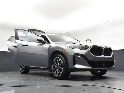 Used 2026 BMW X2 xDrive28i AWD/4WD image 28