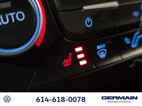 Used 2018 Ford Focus SEL w/ Cold Weather Package FWD image 38