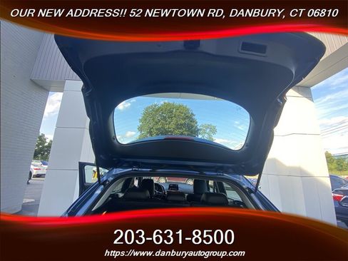 Used 2018 MAZDA MAZDA3 Touring FWD image 17