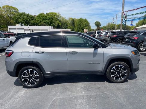 Used 2022 Jeep Compass Limited AWD/4WD image 8
