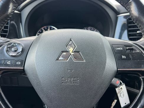 Used 2017 Mitsubishi Outlander ES image 25