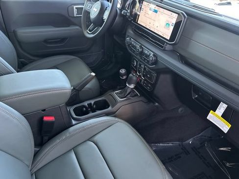 New 2026 Jeep Gladiator Mojave AWD/4WD image 14
