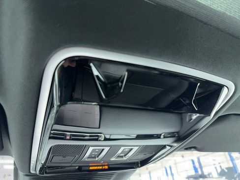 Used 2025 Land Rover Range Rover Velar Dynamic SE image 38