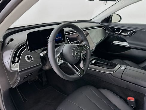 Used 2025 Mercedes-Benz E 350 Sedan image 10
