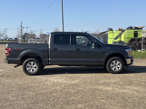 Used 2020 Ford F150 XLT image 2
