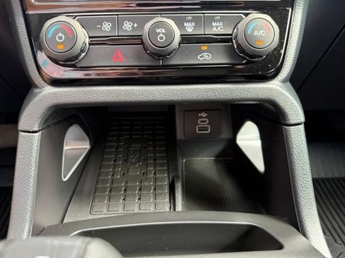 Used 2024 Ford Ranger Lariat w/ FX4 Off-Road Package AWD/4WD image 25