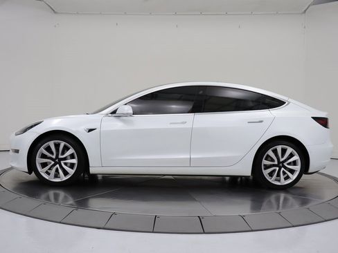 Used 2018 Tesla Model 3 image 2