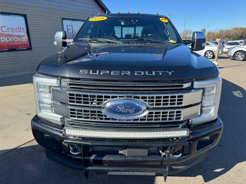 Used 2019 Ford F250 Platinum w/ Platinum Ultimate Package image 2