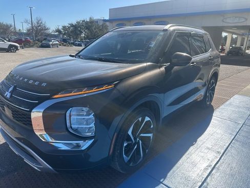 Used 2024 Mitsubishi Outlander SEL Black Edition image 8