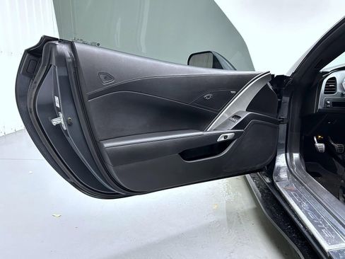 Used 2014 Chevrolet Corvette Stingray Coupe image 9