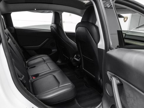Used 2023 Tesla Model Y Long Range AWD/4WD image 28