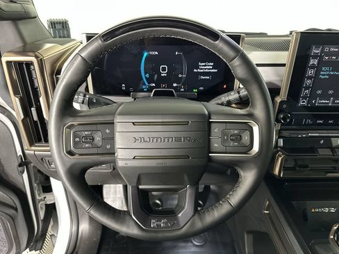 Used 2024 GMC Hummer EV 2X w/ LPO, Illumination Package AWD/4WD image 13