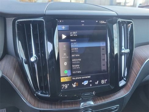 Used 2021 Volvo XC60 T5 Momentum w/ Advanced Package image 17