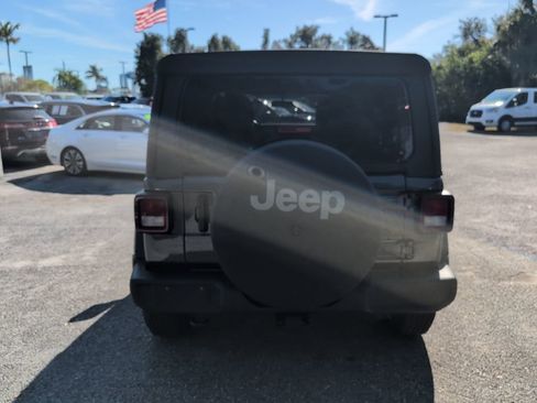 Used 2021 Jeep Wrangler Sport image 4