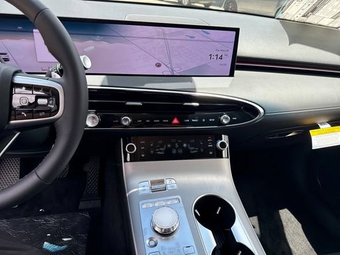 New 2026 Genesis GV70 2.5T Advanced AWD/4WD image 17