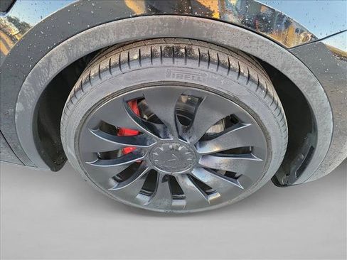 Used 2021 Tesla Model Y Performance image 9