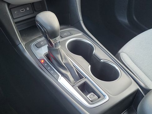 Used 2022 Chevrolet Equinox LT w/ Driver Convenience Package image 35