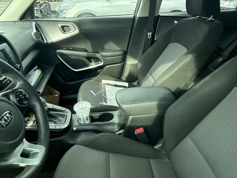 Used 2020 Kia Soul LX FWD image 22