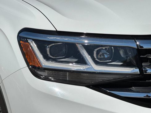 Used 2021 Volkswagen Atlas SE w/ Panoramic Sunroof Package FWD image 38