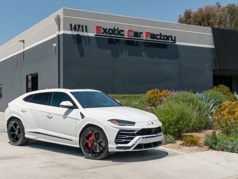 Used 2020 Lamborghini Urus AWD/4WD image 1