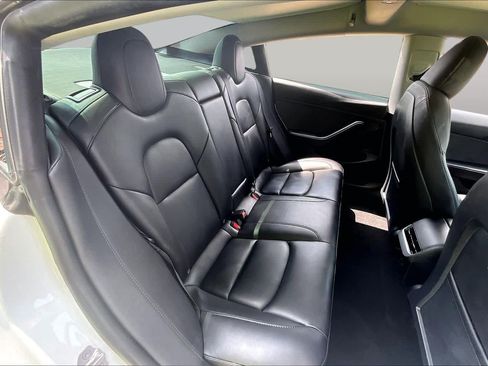 Used 2023 Tesla Model 3 Standard Range RWD image 16