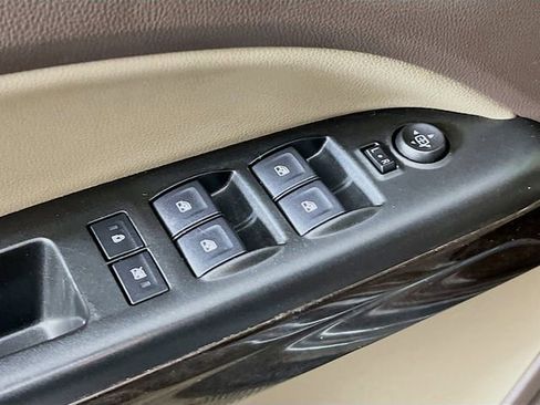 Used 2019 GMC Canyon SLT w/ Driver Alert Package image 9