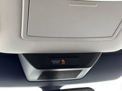 Used 2025 Nissan Pathfinder SV AWD/4WD image 24