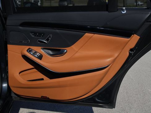 Used 2019 Mercedes-Benz S 560 Sedan image 18