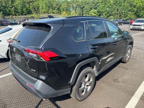 Used 2024 Toyota RAV4 XLE FWD image 4