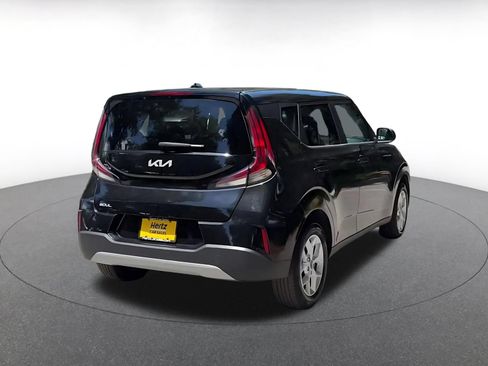 Used 2025 Kia Soul LX w/ LX Technology Package FWD image 16