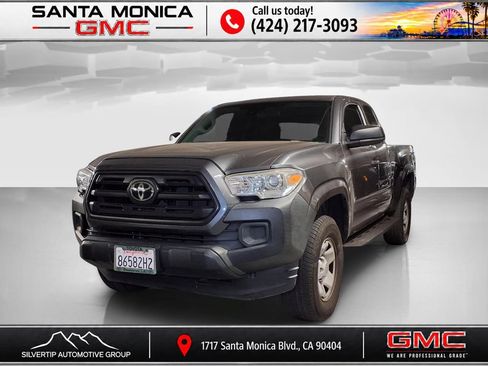 Used 2018 Toyota Tacoma SR RWD image 1