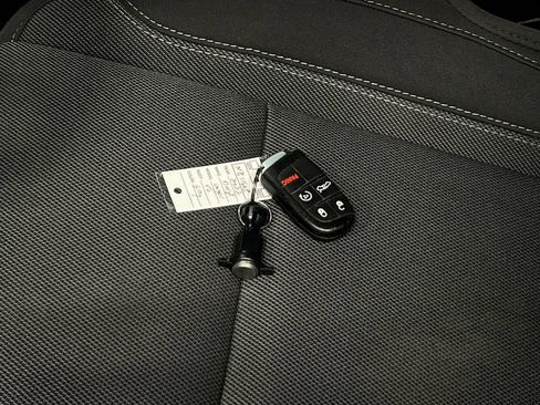 Used 2022 Dodge Charger SXT AWD/4WD image 38