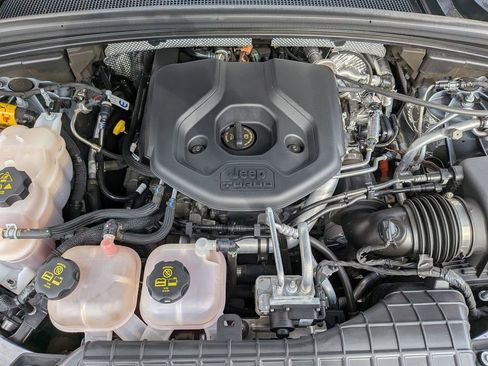 Used 2023 Jeep Grand Cherokee 30th Anniversary image 33