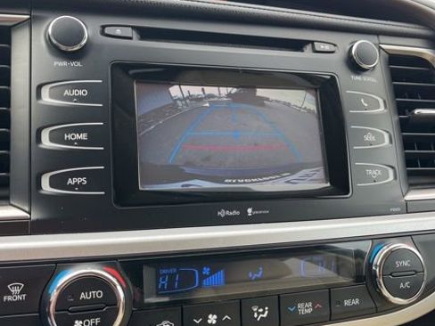 Used 2014 Toyota Highlander Plus image 41