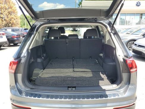 Certified 2023 Volkswagen Tiguan SE FWD image 8