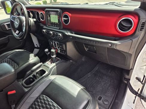 Certified 2018 Jeep Wrangler Unlimited Rubicon AWD/4WD image 15