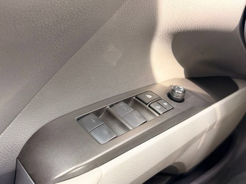 Used 2024 Toyota Camry SE FWD image 18