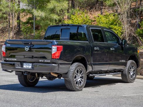 Used 2021 Nissan Titan SV w/ Accessory Utility Package AWD/4WD image 6