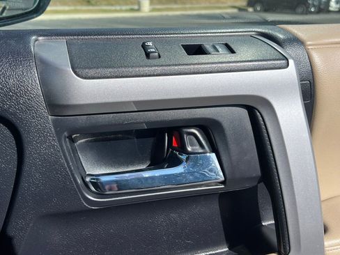 Used 2014 Toyota 4Runner Limited image 17