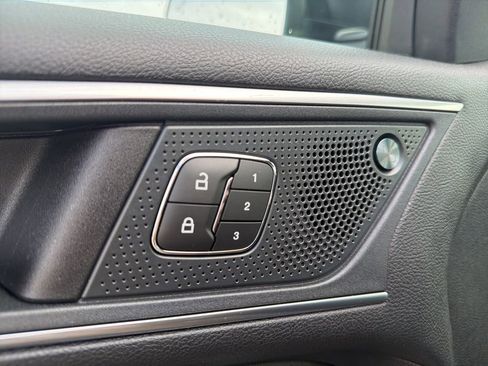 Used 2021 Ford Edge ST image 18