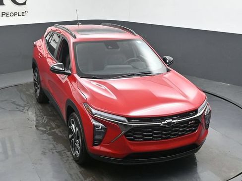 New 2026 Chevrolet Trax RS w/ Sunroof Package FWD image 25