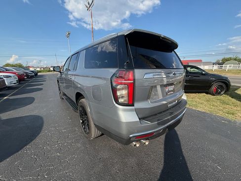Used 2023 Chevrolet Suburban Premier AWD/4WD image 7