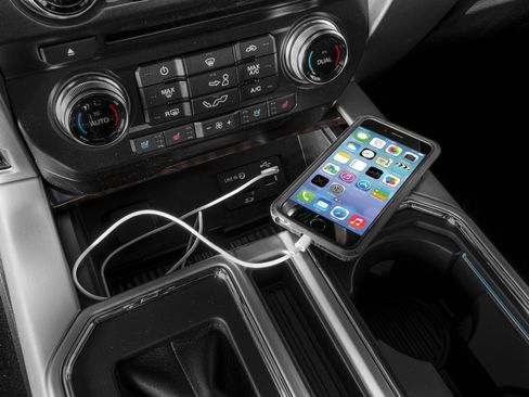 Used 2017 Ford F150 Platinum w/ Equipment Group 701A Luxury image 64