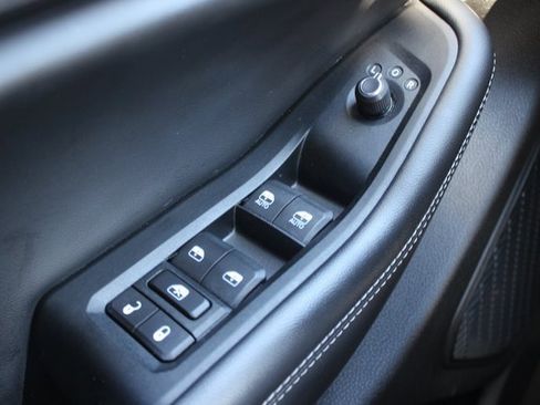 Used 2023 Jeep Grand Cherokee Altitude image 17